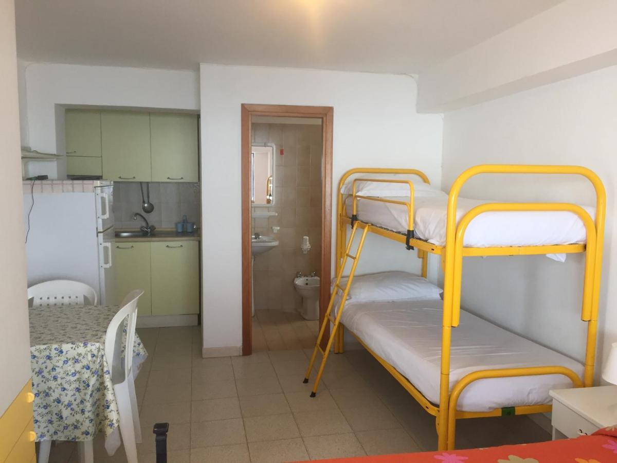 Le Zagare Apartments SantʼAlessio Siculo Exterior foto
