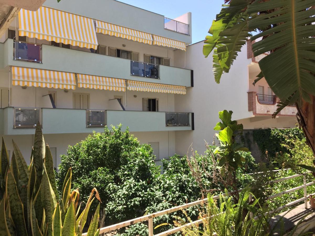 Le Zagare Apartments SantʼAlessio Siculo Exterior foto