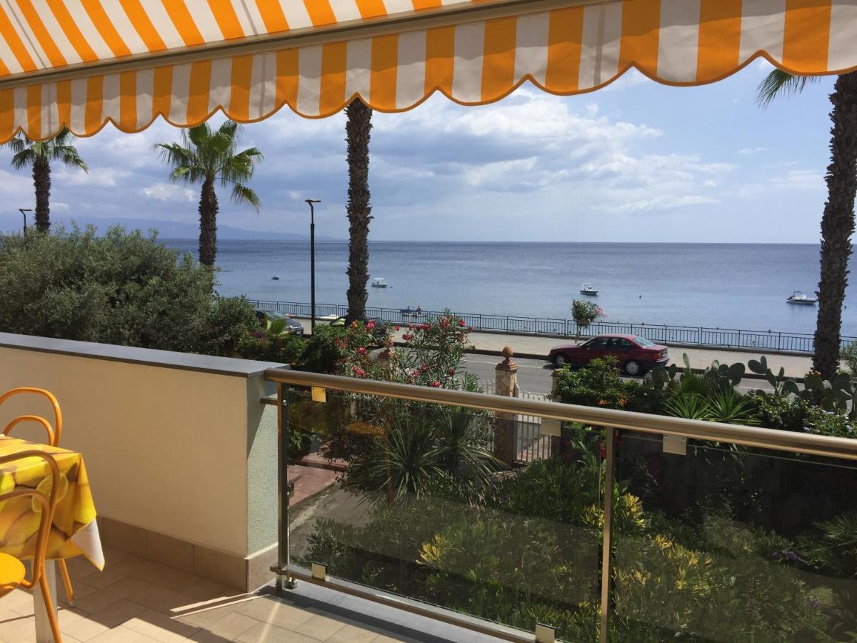 Le Zagare Apartments SantʼAlessio Siculo Exterior foto