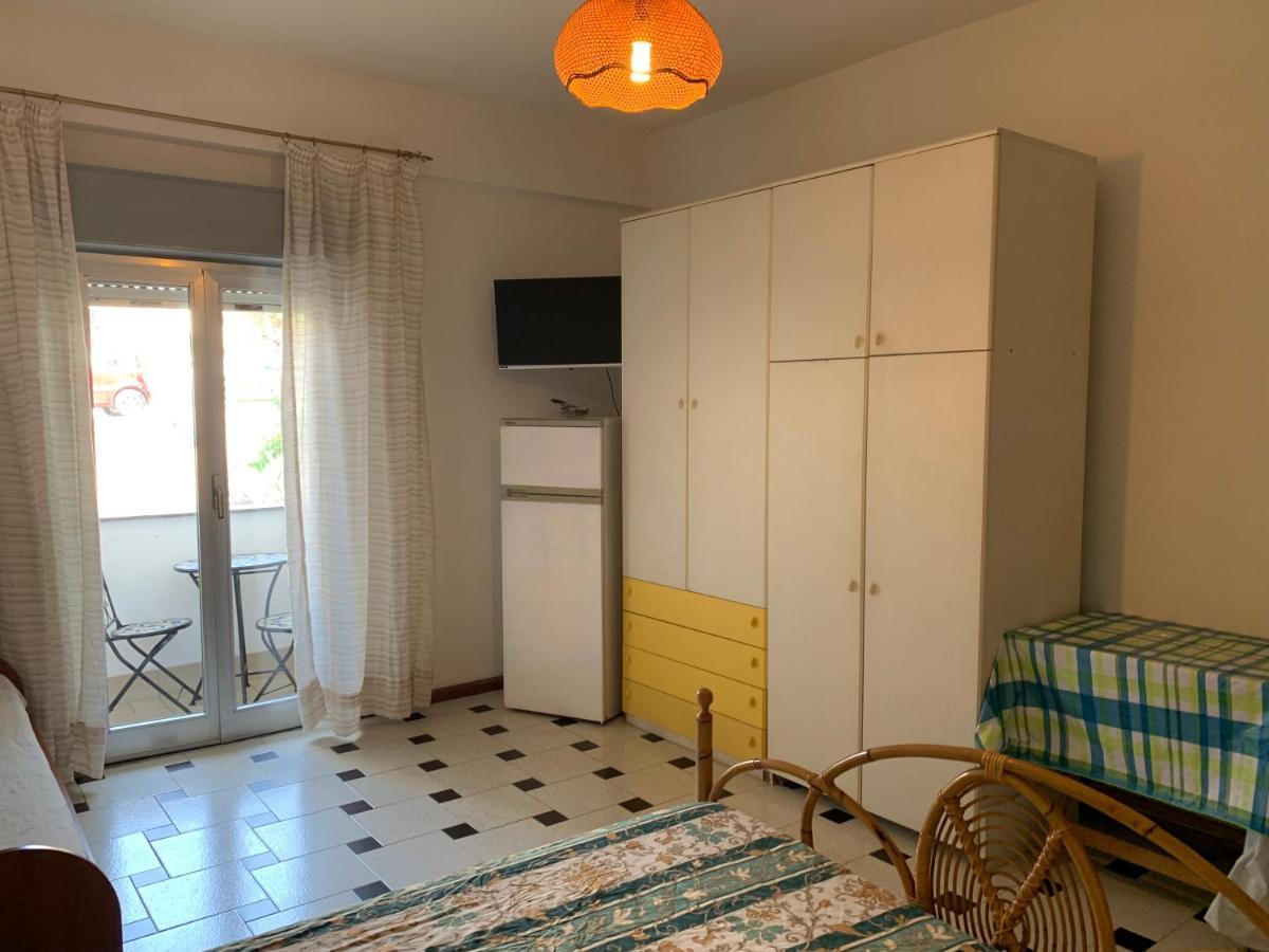 Le Zagare Apartments SantʼAlessio Siculo Exterior foto